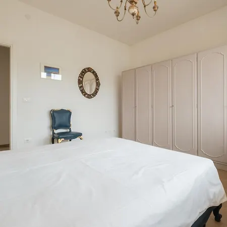 Classic And Elegant Style In Old Town