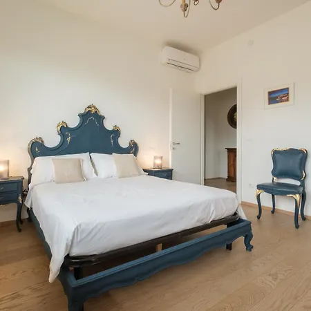 Lejlighed Stile Classico Ed Elegante In Centro Storico *