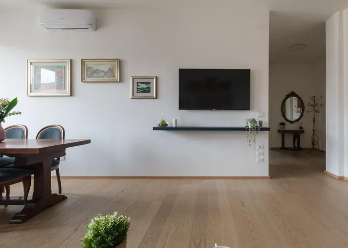 Lägenhet Classic And Elegant Style In Old Town Bologna