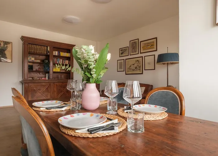 Classic And Elegant Style In Old Town شقة