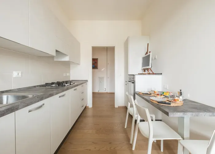 Classic And Elegant Style In Old Town Lägenhet