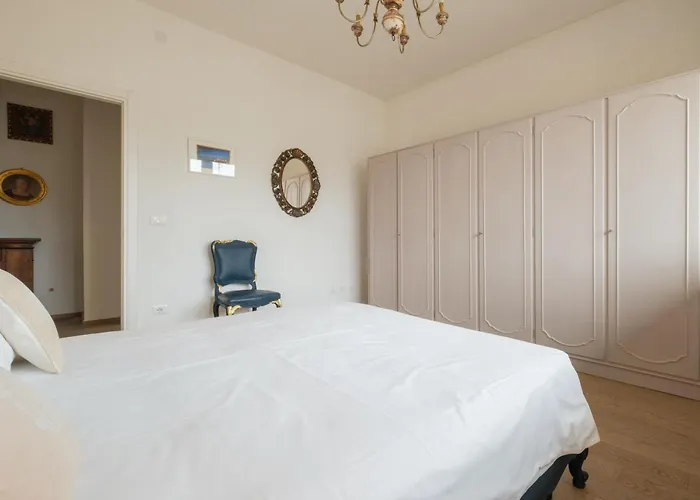 Classic And Elegant Style In Old Town