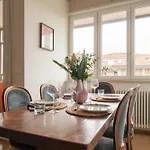 Stile Classico Ed Elegante In Centro Storico Apartment